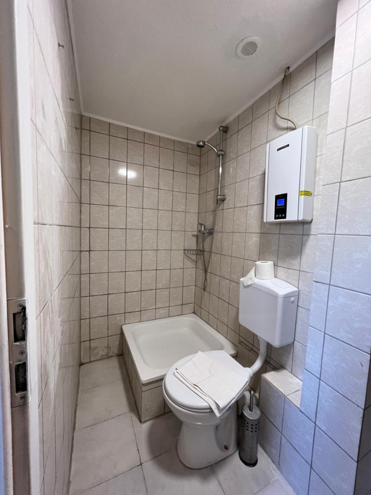 Moebliertes Wohnung Am Geroweiher Moenchengladbach Стая снимка